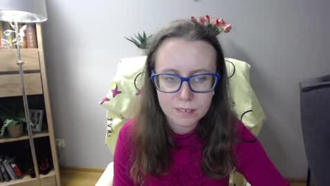 Snapshot of lizzy_sparkle chatting on April 28, 4:28 am Lizzy online show from April 28, 4:28 am