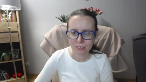 Snapshot of lizzy_sparkle chatting on April 29, 4:49 am Lizzy online show from April 29, 4:49 am