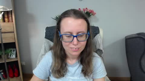 Snapshot of lizzy_sparkle chatting on May 6, 4:30 am Lizzy online show from May 6, 4:30 am