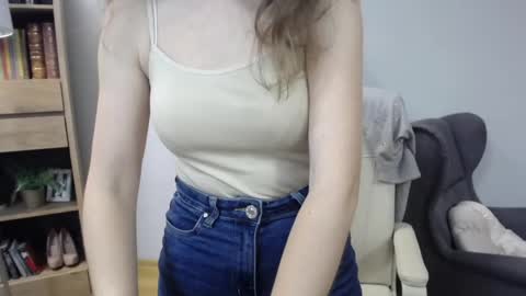 Snapshot of lizzy_sparkle chatting on May 21, 5:03 am Lizzy online show from May 21, 5:03 am
