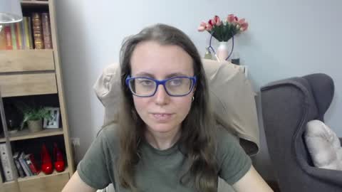 Snapshot of lizzy_sparkle chatting on May 29, 5:27 am Lizzy online show from May 29, 5:27 am