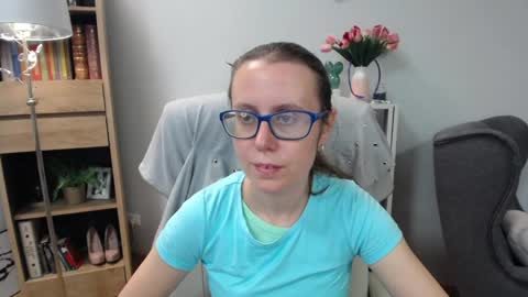 Snapshot of lizzy_sparkle chatting on June 9, 4:24 am Lizzy online show from June 9, 4:24 am