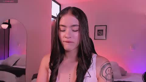 Snapshot of lizzycolins chatting on June 24, 7:13 pm Lizzy Colins online show from June 24, 7:13 pm