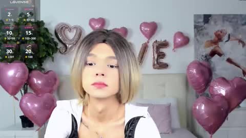 lizzydelrey online show from February 13, 5:53 pm