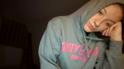 Lizzie Vonn online show from March 29, 12:16 pm