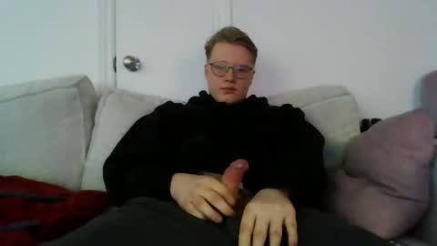 Snapshot of ljc_vmontminy3 chatting on December 15, 7:29 pm Vincethecock online show from December 15, 7:29 pm