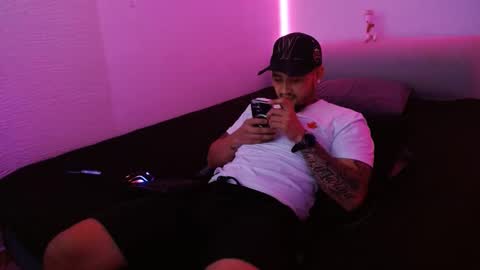 lliamm 2 online show from January 26, 3:58 pm