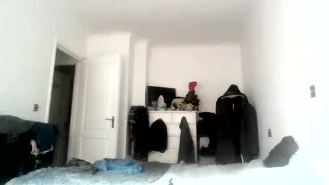 ellbee online show from September 23, 8:39 am