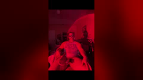 Snapshot of lljoey84 chatting on February 12, 8:20 am lljoey84 online show from February 12, 8:20 am