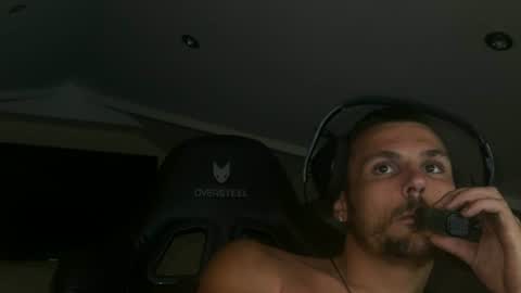 Snapshot of lm270820 chatting on June 27, 2:05 am lm270820 online show from June 27, 2:05 am