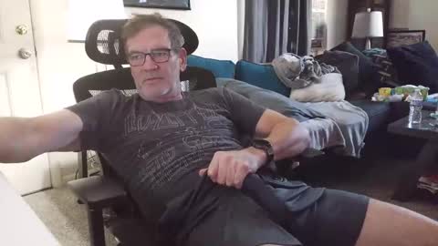 LongDick Daddy online show from November 6, 9:59 pm