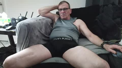 Snapshot of lngdickdaddy chatting on May 24, 1:10 am LongDick Daddy online show from May 24, 1:10 am