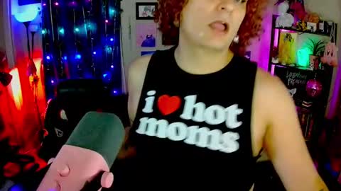 Snapshot of lobotomyprincess chatting on August 2, 4:22 am LobotomyPrincess online show from August 2, 4:22 am