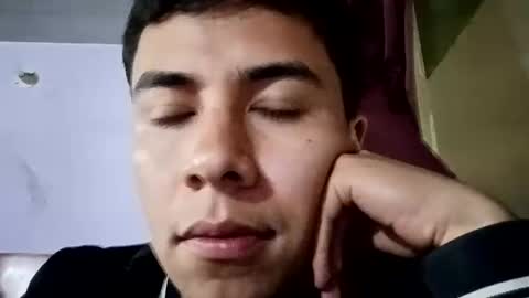 Snapshot of lof_ly08 chatting on March 5, 12:05 am lof_ly08 online show from March 5, 12:05 am
