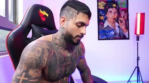 logan_hugh8 online show from October 22, 9:47 pm