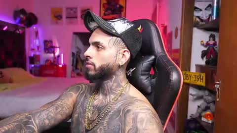 logan_hugh8 online show from April 1, 12:06 pm