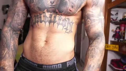 Snapshot of logan_hugh8 chatting on May 19, 2:01 pm logan_hugh8 online show from May 19, 2:01 pm