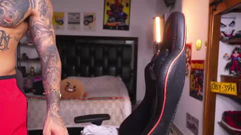logan_hugh8 online show from July 1, 10:31 pm