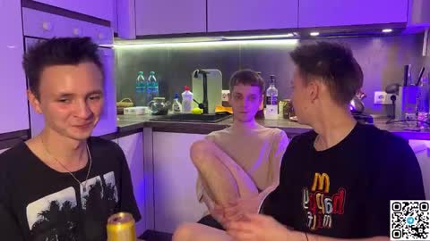 Snapshot of logan_mett chatting on October 19, 10:21 pm Logan online show from October 19, 10:21 pm