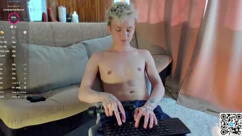 Snapshot of logan_mett chatting on May 8, 1:16 pm Logan online show from May 8, 1:16 pm