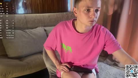 Snapshot of logan_mett chatting on June 2, 1:02 pm Logan online show from June 2, 1:02 pm