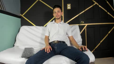 Snapshot of logan_rogers chatting on September 27, 12:21 pm Logan Rogers online show from September 27, 12:21 pm