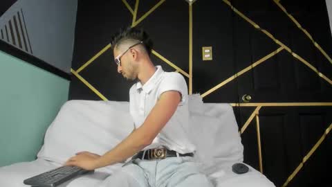 Snapshot of logan_rogers chatting on October 24, 6:59 pm Logan Rogers online show from October 24, 6:59 pm