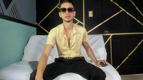 Snapshot of logan_rogers chatting on October 29, 11:56 am Logan Rogers online show from October 29, 11:56 am