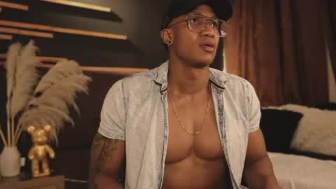 logan_varela online show from January 23, 11:47 pm