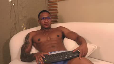 logan_varela online show from March 1, 12:07 am