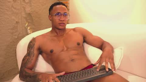 logan_varela online show from March 4, 6:15 am