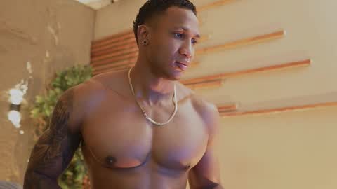 logan_varela online show from November 5, 10:54 pm