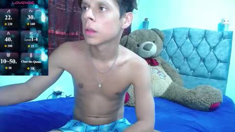 Snapshot of loganevans8 chatting on February 27, 2:11 am Logan online show from February 27, 2:11 am