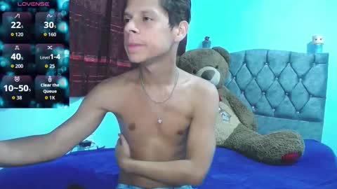 Snapshot of loganevans8 chatting on March 3, 7:25 am Logan online show from March 3, 7:25 am