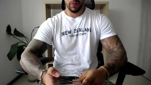Snapshot of loganhod chatting on June 22, 8:39 pm Logan Wolfp online show from June 22, 8:39 pm