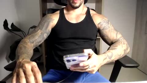 Snapshot of loganhod chatting on June 29, 5:03 am Logan Wolfp online show from June 29, 5:03 am