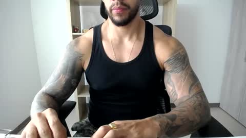Snapshot of loganhod chatting on July 23, 5:33 pm Logan Wolfp online show from July 23, 5:33 pm