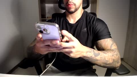 Snapshot of loganhod chatting on July 31, 2:22 am Logan Wolfp online show from July 31, 2:22 am