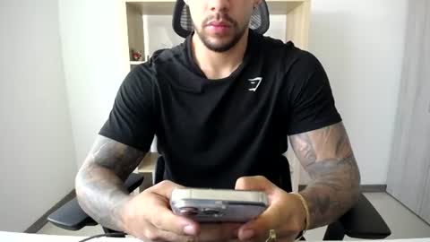 Snapshot of loganhod chatting on July 31, 8:19 pm Logan Wolfp online show from July 31, 8:19 pm