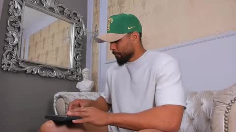 U can call me Logan online show from October 8, 3:48 am