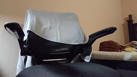 Snapshot of logiosh chatting on January 10, 2:35 am logiosh online show from January 10, 2:35 am