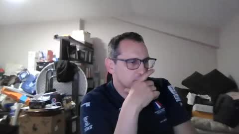 loic31 online show from May 27, 3:09 pm