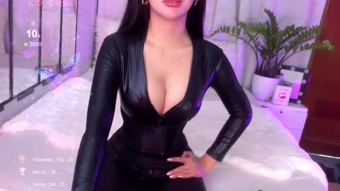 Snapshot of loisewilliams chatting on January 19, 4:44 am Mistress L online show from January 19, 4:44 am