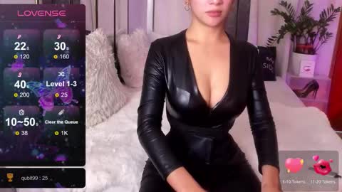 Snapshot of loisewilliams chatting on September 26, 1:20 am Mistress L online show from September 26, 1:20 am