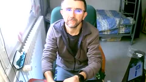 Snapshot of lokoum39 chatting on December 9, 8:55 am lokoum39 online show from December 9, 8:55 am