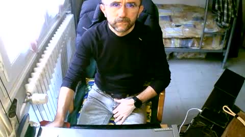 Snapshot of lokoum39 chatting on January 30, 10:19 am lokoum39 online show from January 30, 10:19 am