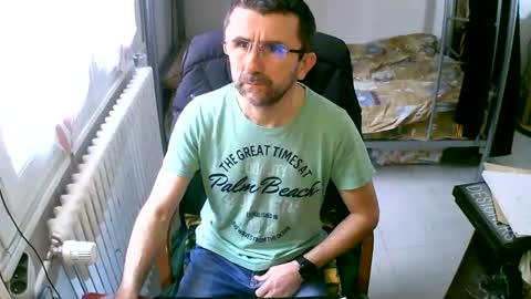 Snapshot of lokoum39 chatting on February 26, 10:15 am lokoum39 online show from February 26, 10:15 am