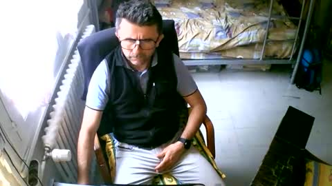 Snapshot of lokoum39 chatting on September 21, 10:28 am lokoum39 online show from September 21, 10:28 am