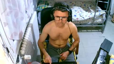 Snapshot of lokoum39 chatting on October 19, 6:41 pm lokoum39 online show from October 19, 6:41 pm