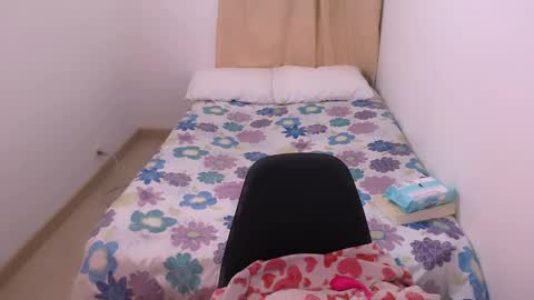 lola_222 online show from February 17, 2:31 am